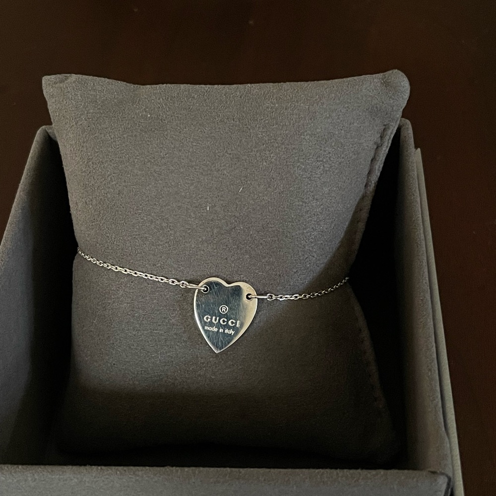 Gucci Trademark Heart Chain Bracelet